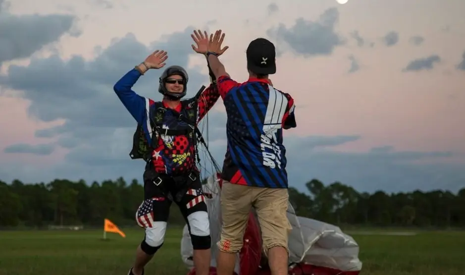 What Does Tandem Skydiving Feel Like?